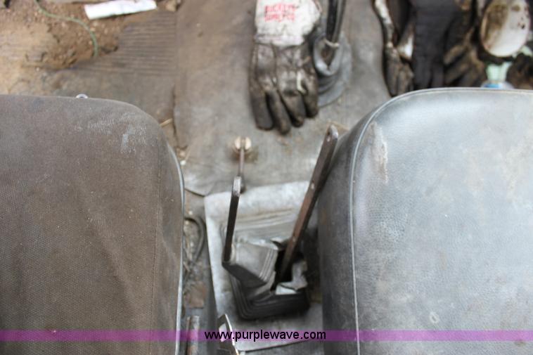 image for item A2842 1985 Chevrolet C70 truck cab and chassis