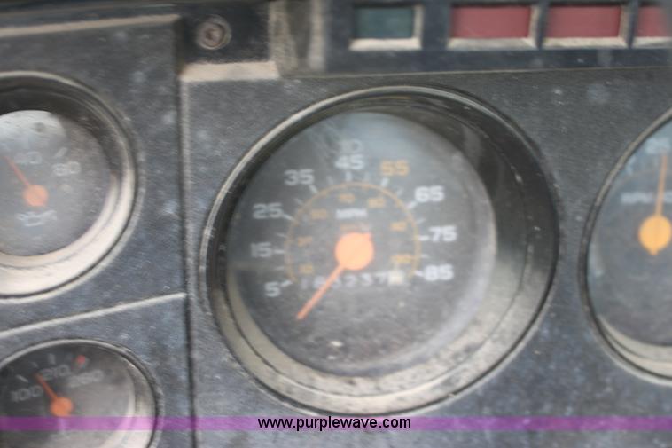 image for item A2842 1985 Chevrolet C70 truck cab and chassis