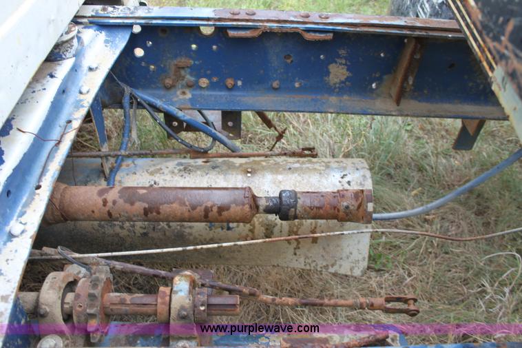 image for item A2842 1985 Chevrolet C70 truck cab and chassis