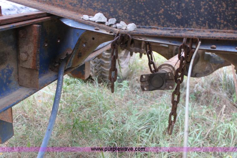 image for item A2842 1985 Chevrolet C70 truck cab and chassis