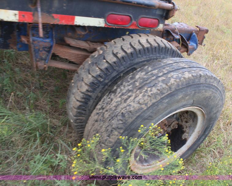 image for item A2842 1985 Chevrolet C70 truck cab and chassis