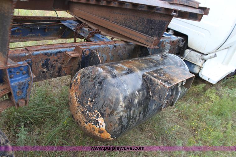 image for item A2842 1985 Chevrolet C70 truck cab and chassis