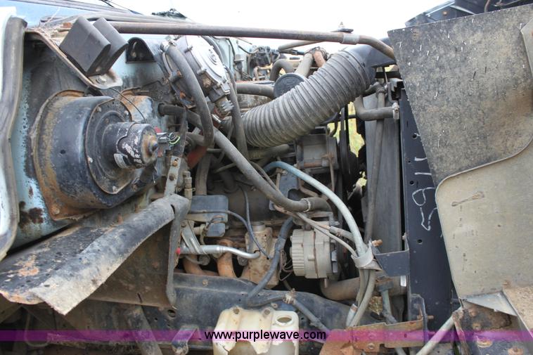 image for item A2842 1985 Chevrolet C70 truck cab and chassis