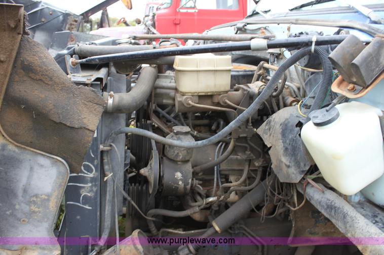 image for item A2842 1985 Chevrolet C70 truck cab and chassis