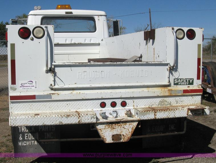 image for item A4392 1982 International 1954 service truck