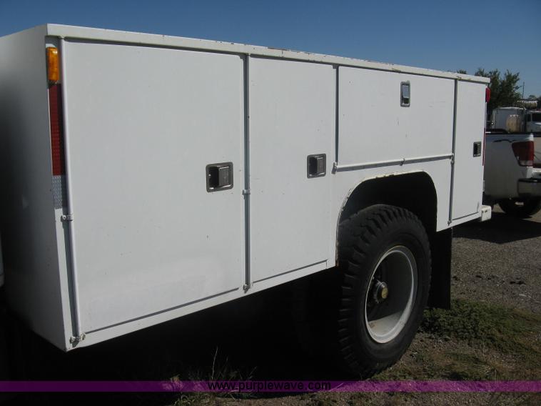 image for item A4392 1982 International 1954 service truck