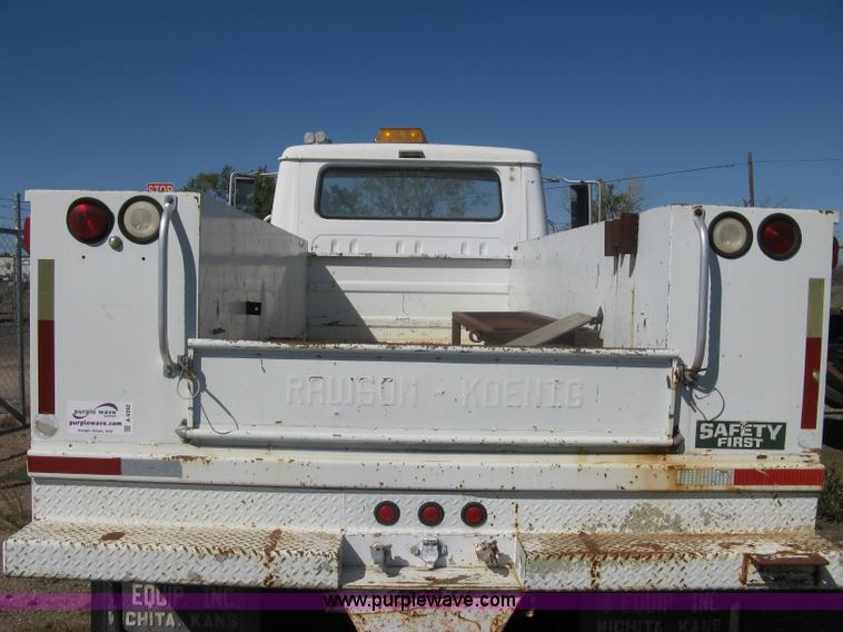 image for item A4392 1982 International 1954 service truck