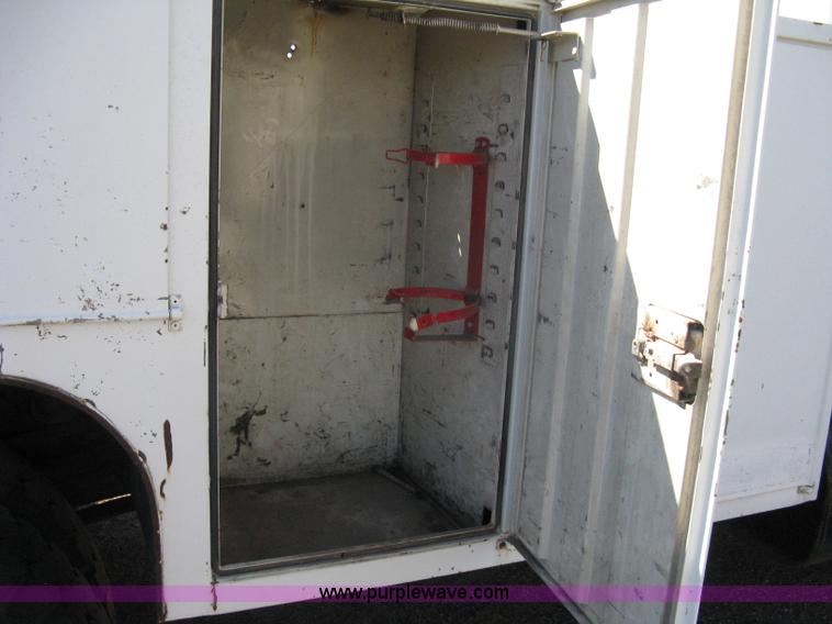 image for item A4392 1982 International 1954 service truck