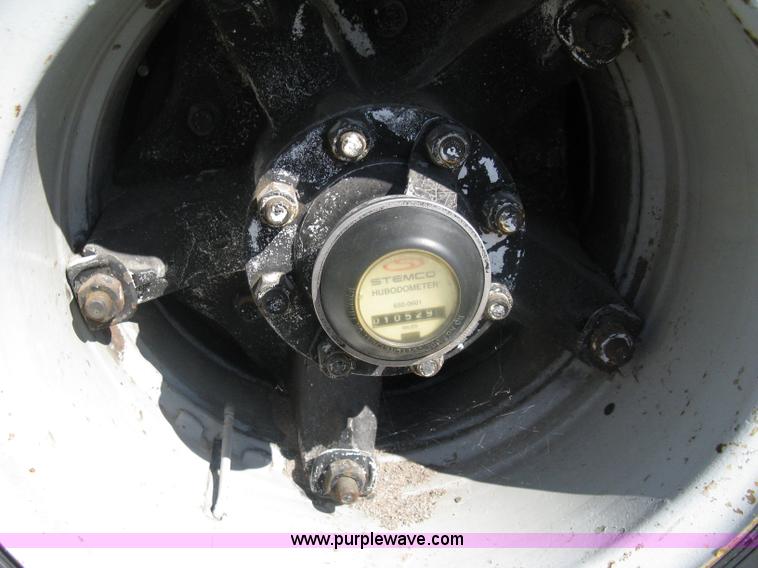 image for item A4392 1982 International 1954 service truck