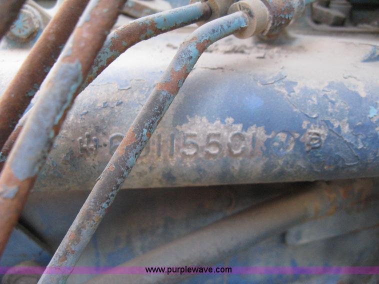 image for item A4392 1982 International 1954 service truck