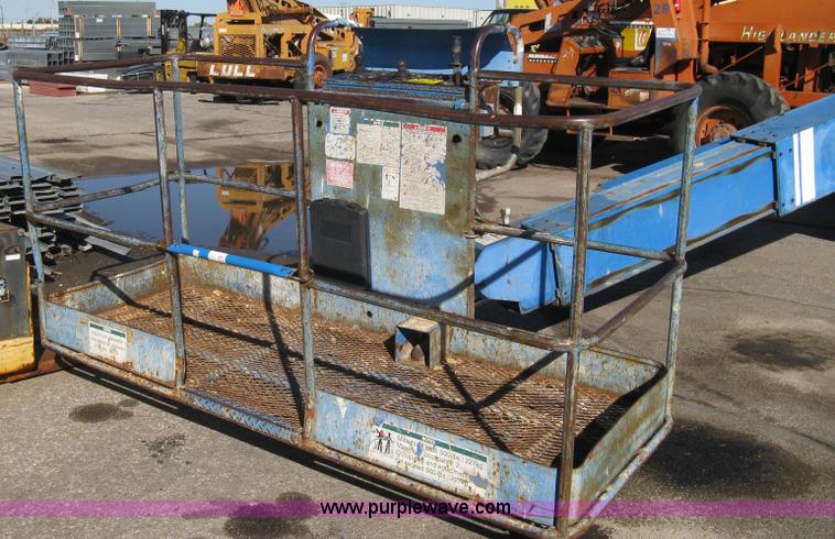 image for item A4463 1997 Genie S60 boom lift