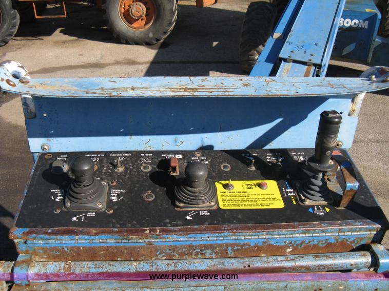 image for item A4463 1997 Genie S60 boom lift