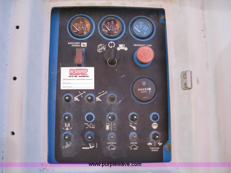 image for item A4463 1997 Genie S60 boom lift