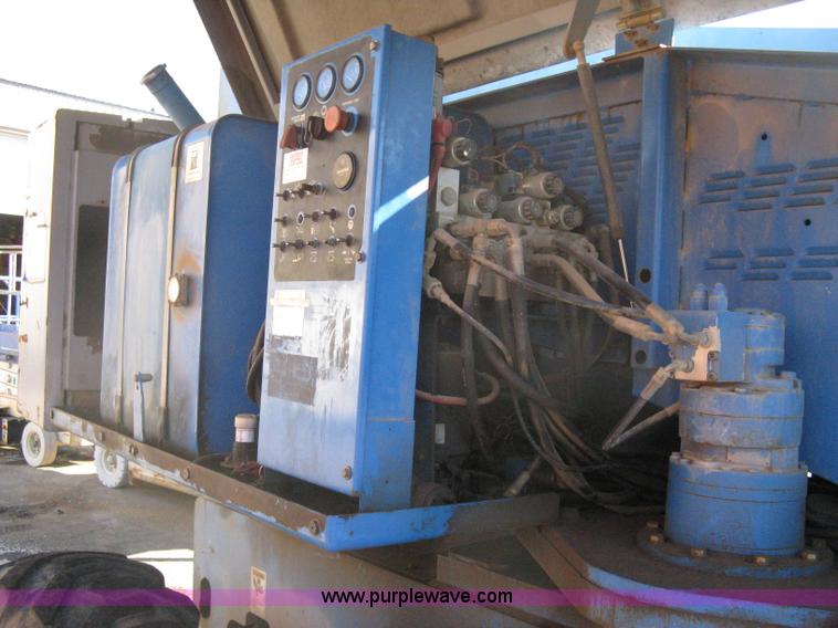 image for item A4463 1997 Genie S60 boom lift