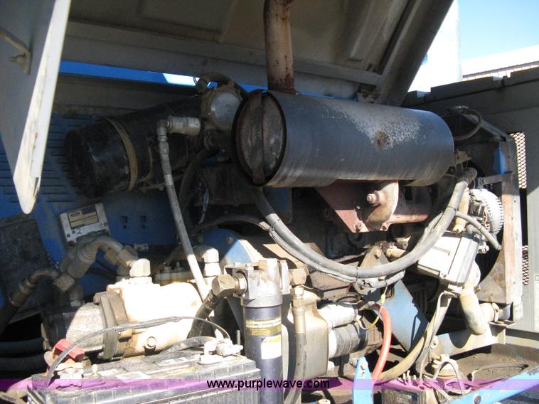 image for item A4463 1997 Genie S60 boom lift