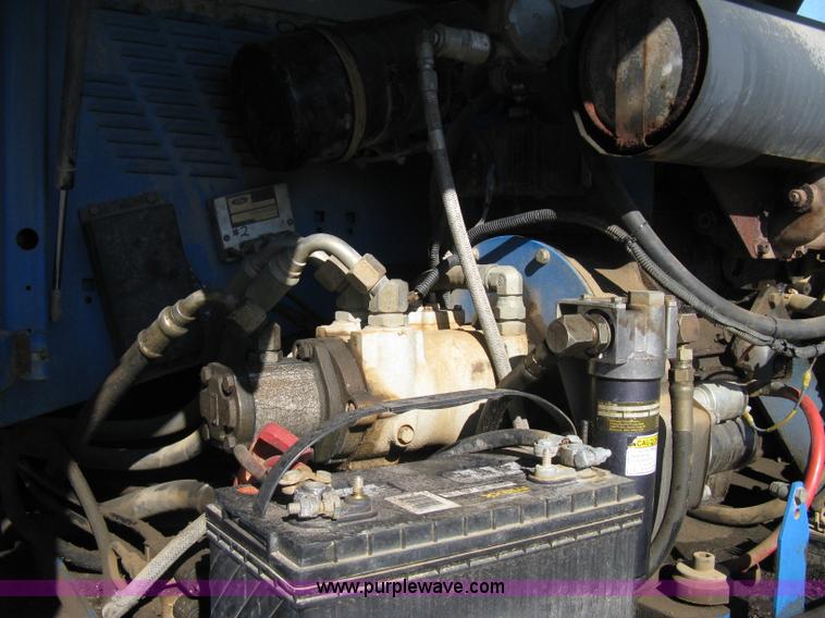 image for item A4463 1997 Genie S60 boom lift