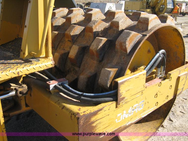 image for item A4467 1985 Bomag BW172PD pad foot roller