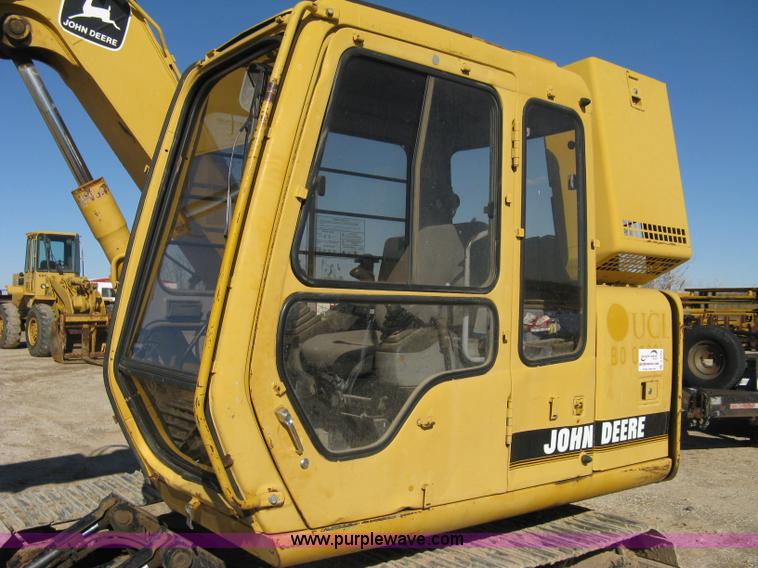 image for item A4469 1995 John Deere 190E excavator