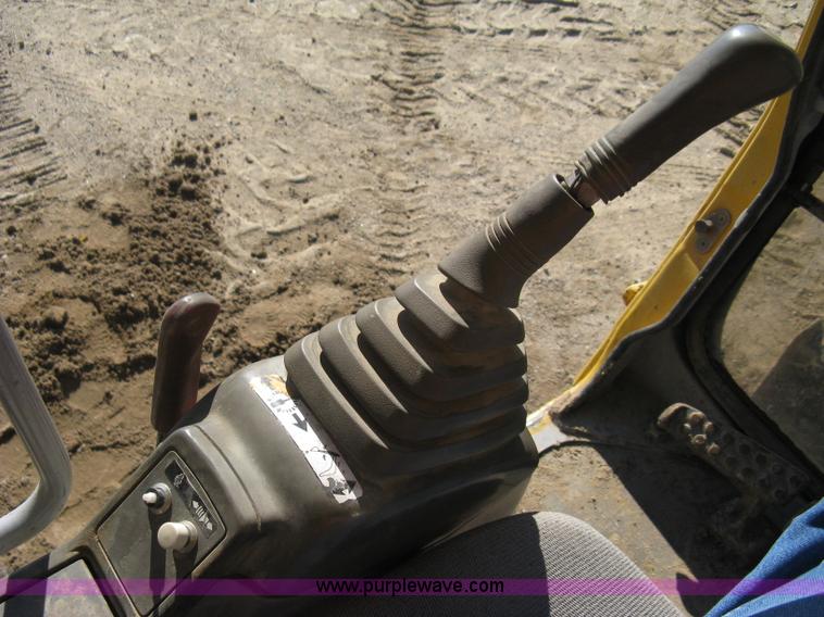 image for item A4469 1995 John Deere 190E excavator