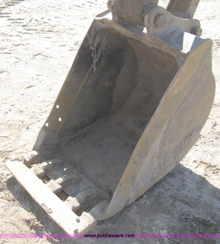 image for item A4469 1995 John Deere 190E excavator