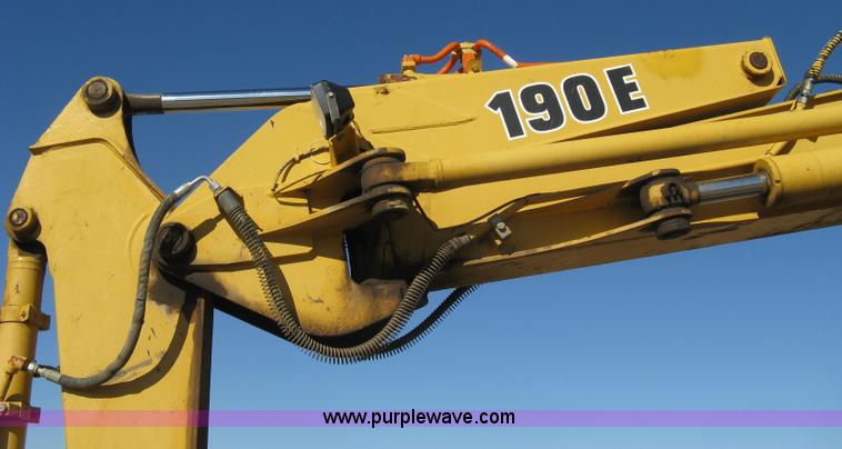 image for item A4469 1995 John Deere 190E excavator