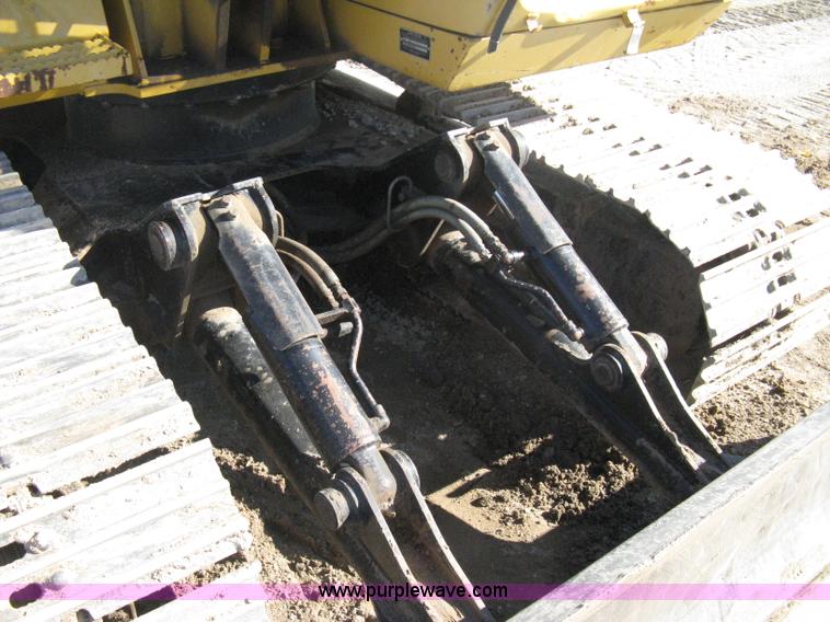 image for item A4469 1995 John Deere 190E excavator