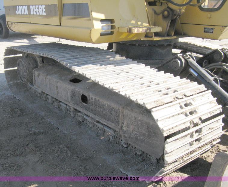 image for item A4469 1995 John Deere 190E excavator