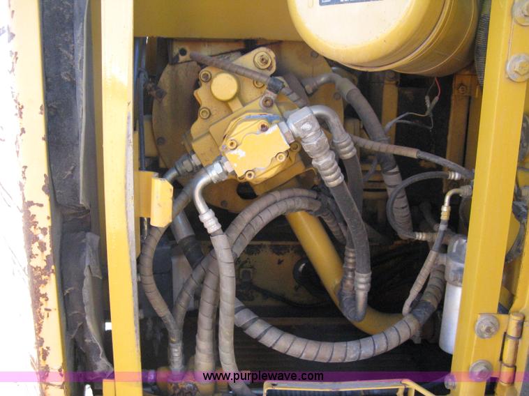 image for item A4469 1995 John Deere 190E excavator