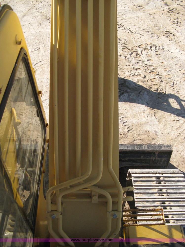 image for item A4469 1995 John Deere 190E excavator