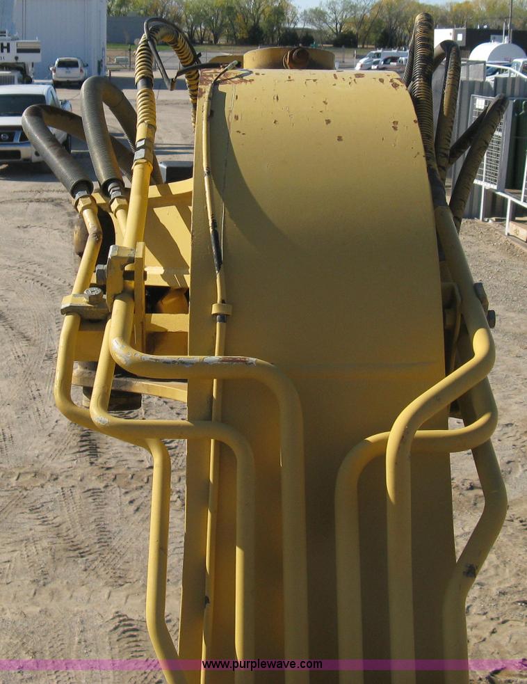 image for item A4469 1995 John Deere 190E excavator