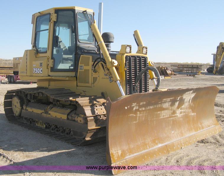 image for item A4470 2004 John Deere 750C LGP II dozer