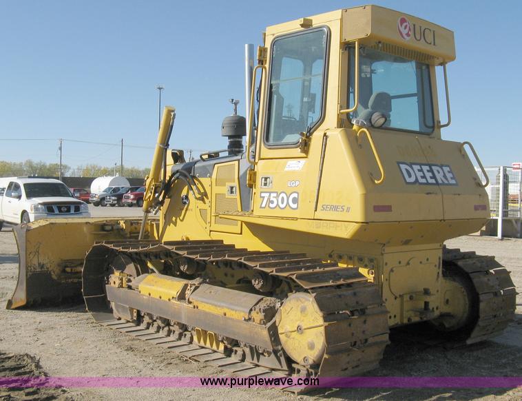 image for item A4470 2004 John Deere 750C LGP II dozer