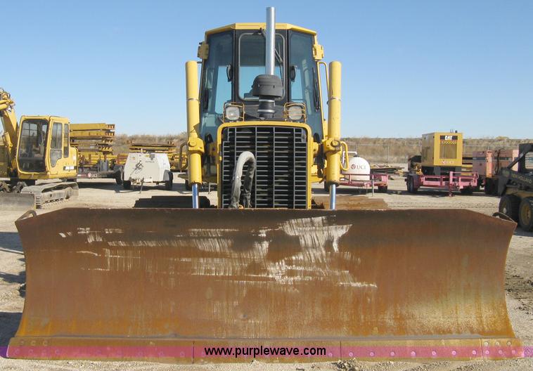 image for item A4470 2004 John Deere 750C LGP II dozer