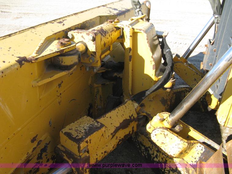 image for item A4470 2004 John Deere 750C LGP II dozer