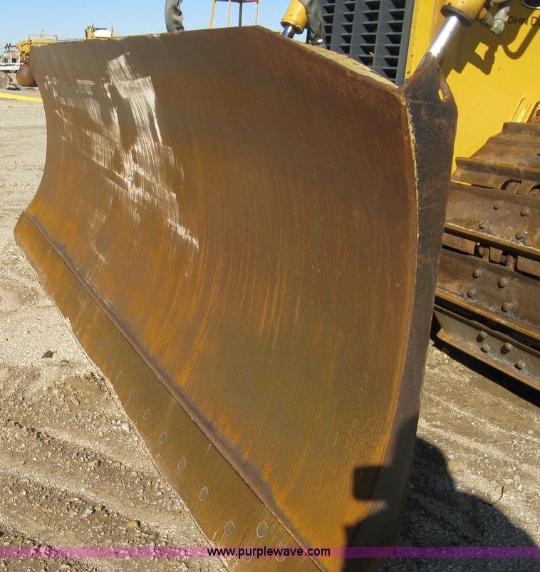 image for item A4470 2004 John Deere 750C LGP II dozer