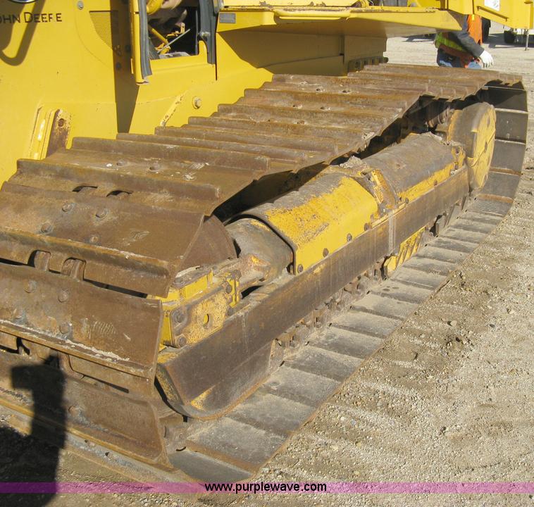 image for item A4470 2004 John Deere 750C LGP II dozer