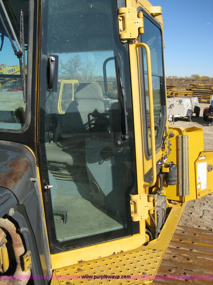 image for item A4470 2004 John Deere 750C LGP II dozer