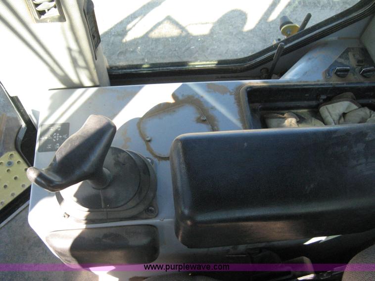 image for item A4470 2004 John Deere 750C LGP II dozer