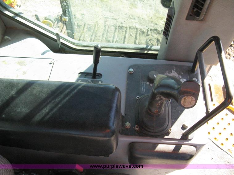 image for item A4470 2004 John Deere 750C LGP II dozer