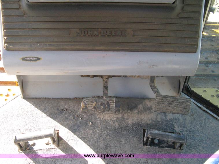 image for item A4470 2004 John Deere 750C LGP II dozer