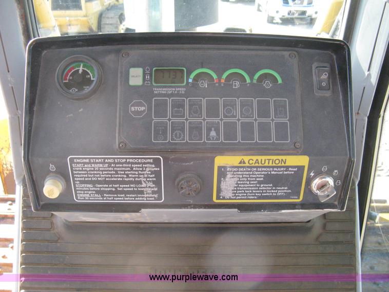 image for item A4470 2004 John Deere 750C LGP II dozer