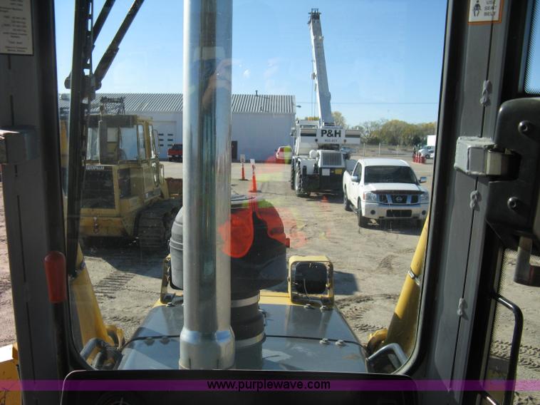 image for item A4470 2004 John Deere 750C LGP II dozer