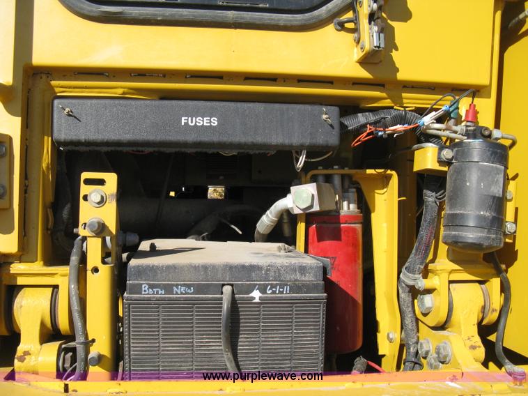 image for item A4470 2004 John Deere 750C LGP II dozer