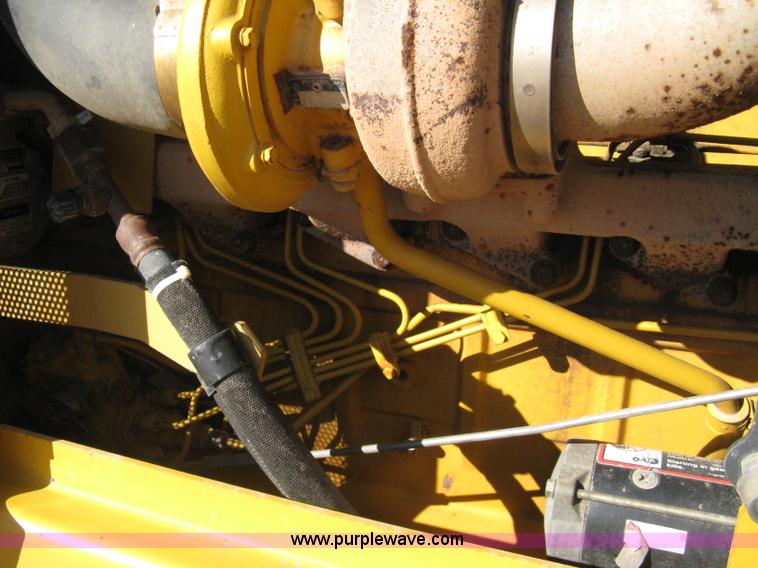 image for item A4470 2004 John Deere 750C LGP II dozer