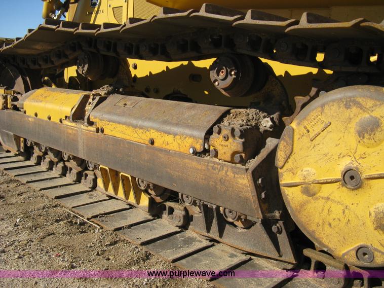 image for item A4470 2004 John Deere 750C LGP II dozer