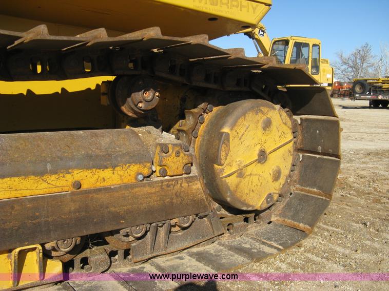 image for item A4470 2004 John Deere 750C LGP II dozer