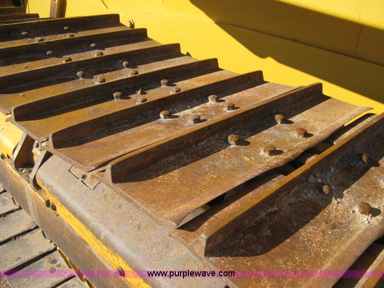 image for item A4470 2004 John Deere 750C LGP II dozer