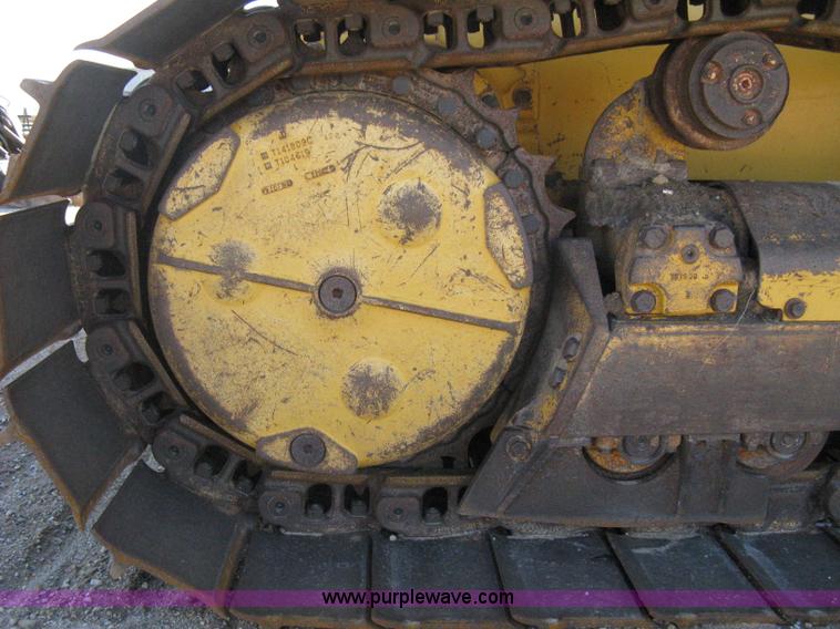 image for item A4470 2004 John Deere 750C LGP II dozer