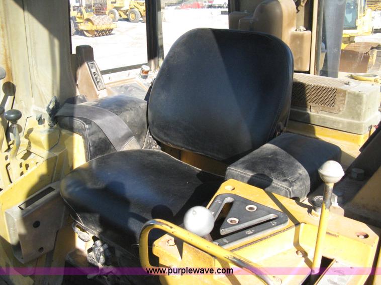 image for item A4471 1991 Caterpillar 953 track loader