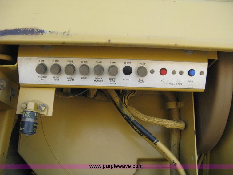 image for item A4471 1991 Caterpillar 953 track loader